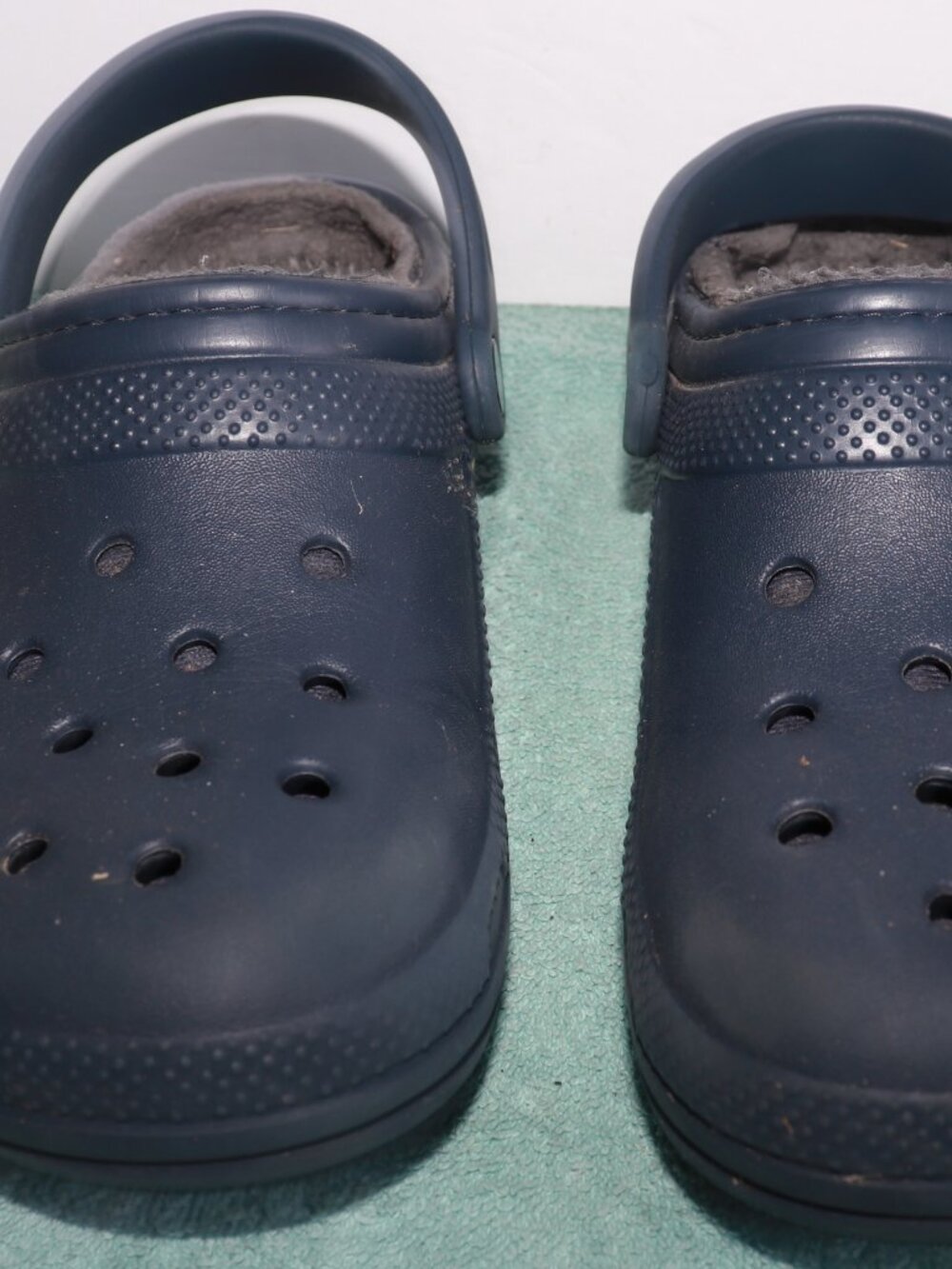 Crocs Navy Blue Slingback Faux Fur Lined Clogs Shoes - Men’s 6/ Women’s 7